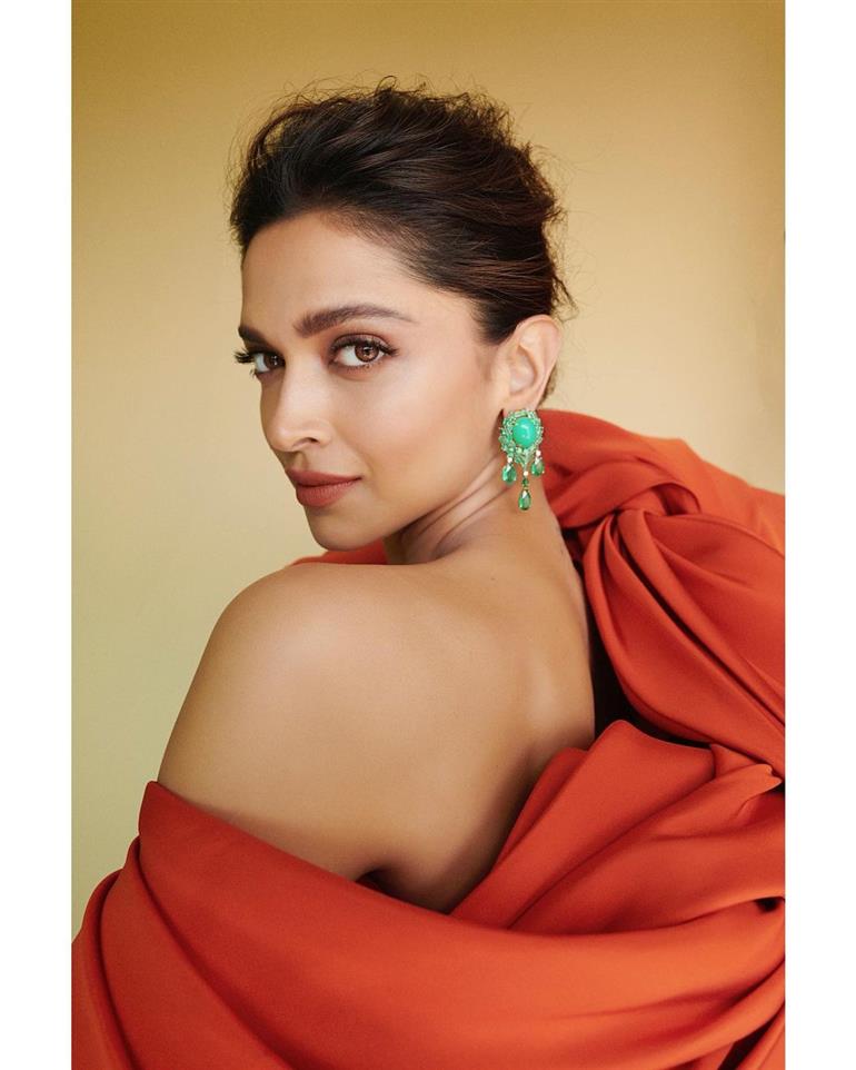 Cannes 2022: Deepika Padukone flaunts in chic red gown…