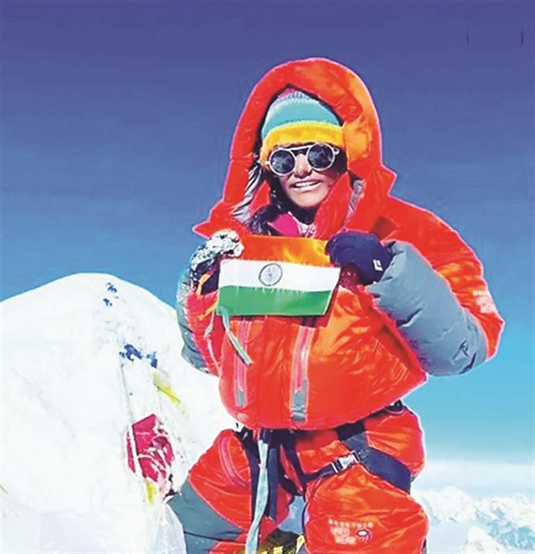 Savita Kanswal Becomes The First Woman In India To Successfully Climb Mt Everest And Mt Makalu 