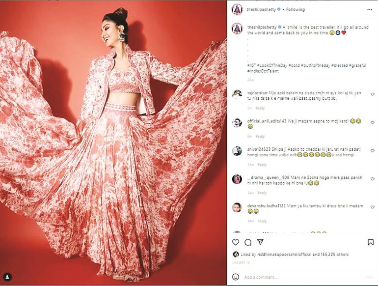 60+ Classy Captions for a Lehenga Photo - INK